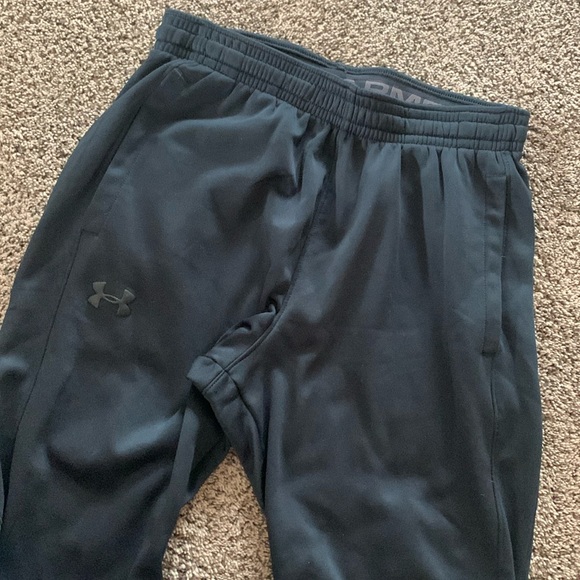 Under Armour Loose Cold Gear Pant - Picture 2 of 11